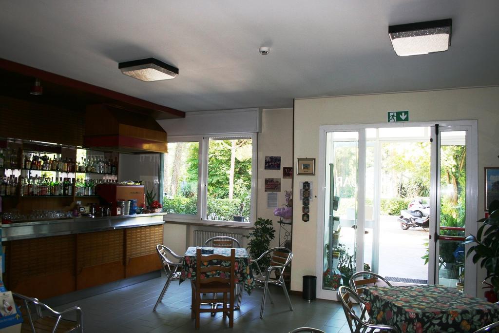 Albergo Da Siro Misano Adriatico Exterior photo