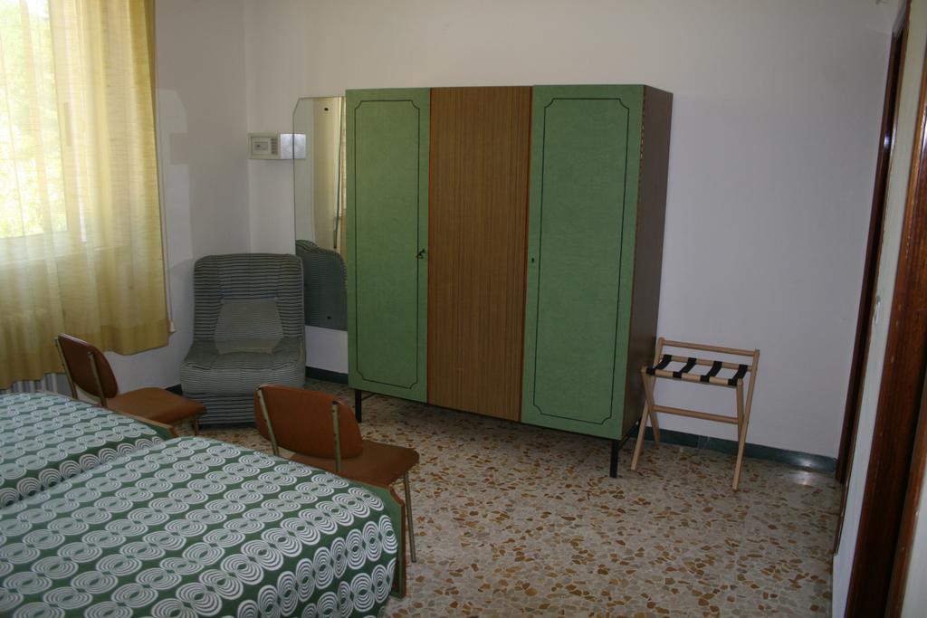Albergo Da Siro Misano Adriatico Exterior photo