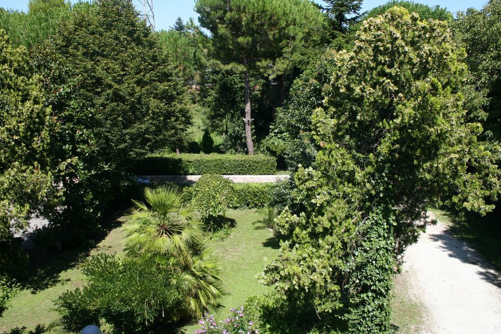 Albergo Da Siro Misano Adriatico Exterior photo
